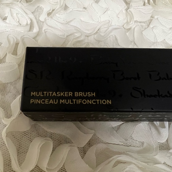 BNWT!🖤Urban decay x prince multitasker brush limited Edition 🖤 - Picture 7 of 8